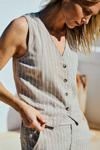 Afbeelding in Gallery-weergave laden, FREEQUENT GILET LAVEGA STRIPED sand melange w. off white
