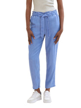 Afbeelding in Gallery-weergave laden, TOM TAILOR DENIM INDIGO PAPAERBAG PANTS bright mid blue chambray
