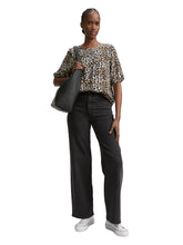 Afbeelding in Gallery-weergave laden, TOM TAILOR DENIM VISCOSE SHIRT WITH PUFF SLEEVE leo print
