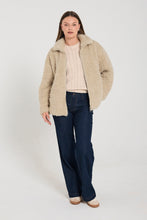 Load image into Gallery viewer, FREEQUENT JACKET SLEEPY FAUX FUR W. ZIPPER moonbeam
