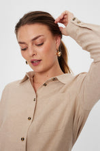 Afbeelding in Gallery-weergave laden, FREEQUENT BLOUSE LAVA WITH POCKET sand melange
