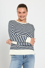 Afbeelding in Gallery-weergave laden, FREEQUENT PULLOVER FIFFI STRIPED SWEATSHIRT off white w. navy blazer

