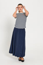 Afbeelding in Gallery-weergave laden, FREEQUENT MINDY BALLOON SKIRT navy blazer
