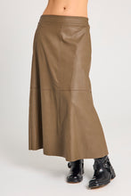 Afbeelding in Gallery-weergave laden, FREEQUENT ROK HARLEY FAUX LEATHER SKIRT morel
