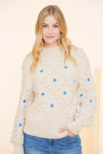 Load image into Gallery viewer, GEISHA PULLOVER DOTS AND FLOWERS light sand blue
