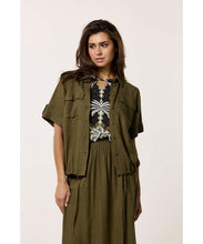 Afbeelding in Gallery-weergave laden, TRAMONTANA BLOUSE POCKETS olive
