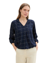 Afbeelding in Gallery-weergave laden, TOM TAILOR FEMININE V-NECK BLOUSE delicate navy check
