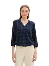 Afbeelding in Gallery-weergave laden, TOM TAILOR FEMININE V-NECK BLOUSE delicate navy check
