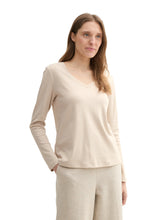 Afbeelding in Gallery-weergave laden, TOM TAILOR T-SHIRT V-NECK INTERLOCK dusty beige
