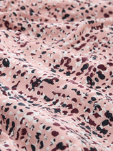 Afbeelding in Gallery-weergave laden, TOM TAILOR BLOUSE WITH FEMININE V-NECK rose abstract dot design
