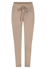 Load image into Gallery viewer, ZOSO TRAVEL PANTS AMBER taupe
