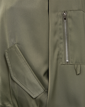 Afbeelding in Gallery-weergave laden, FREEQUENT BOMBER FLEN JACKET deep lichen green
