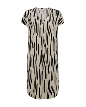 Afbeelding in Gallery-weergave laden, FREEQUENT DRESS FLOI PRINTED moonbeam w. black
