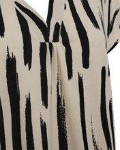 Load image into Gallery viewer, FREEQUENT SHIRT FLOI PRINTED moonbeam w. black
