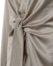 Afbeelding in Gallery-weergave laden, FREEQUENT BLOUSE DOVE SATEEN KNOT DETAIL medium grey mel.
