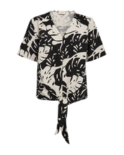 Afbeelding in Gallery-weergave laden, FREEQUENT BLOUSE LAVISCO TIE DETAIL PRINT moonbeam w. black
