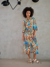 Afbeelding in Gallery-weergave laden, TRAMONTANA DRESS SPRING IKAT print whites
