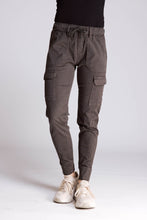 Afbeelding in Gallery-weergave laden, ZHRILL CARGO BROEK DAISEY dark shadow
