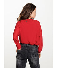Afbeelding in Gallery-weergave laden, TRAMONTANA TOP L/S BUTTON DETAILS RED
