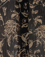 Afbeelding in Gallery-weergave laden, FREEQUENT OLONA BLOUSE BLACK W. WALNUT
